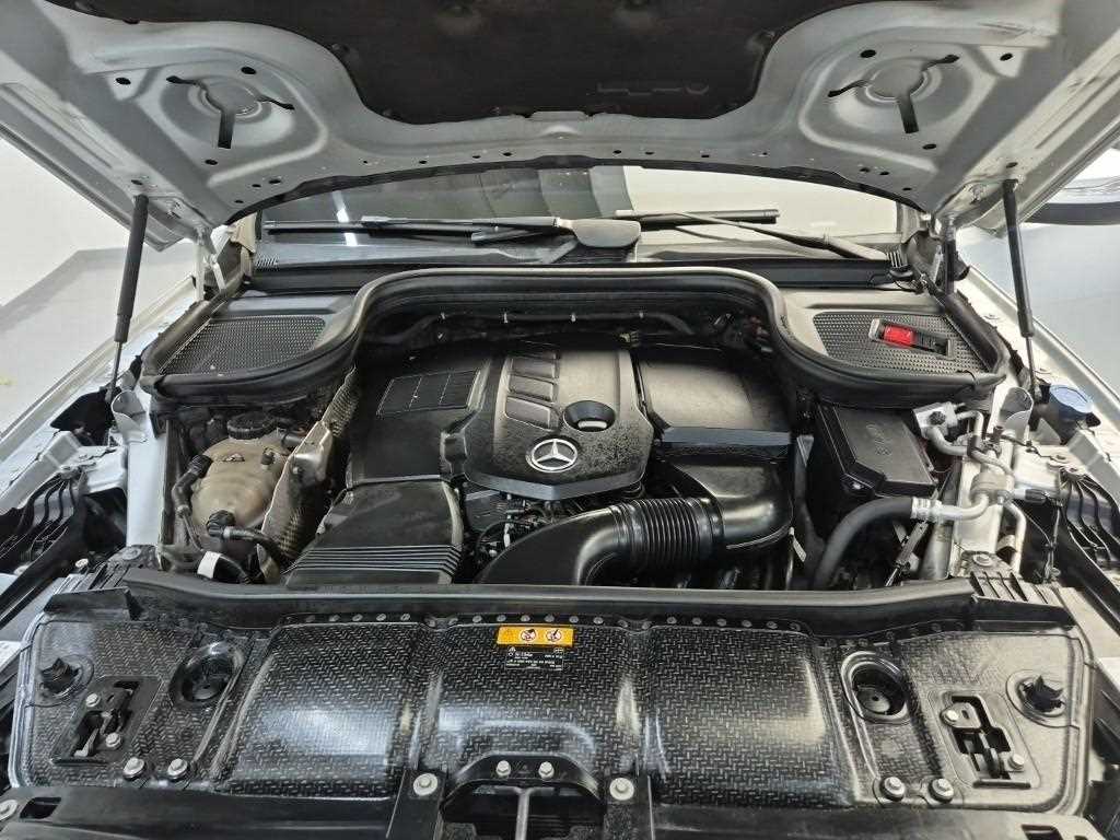 Mercedes Benz GLE Class - Vista 5