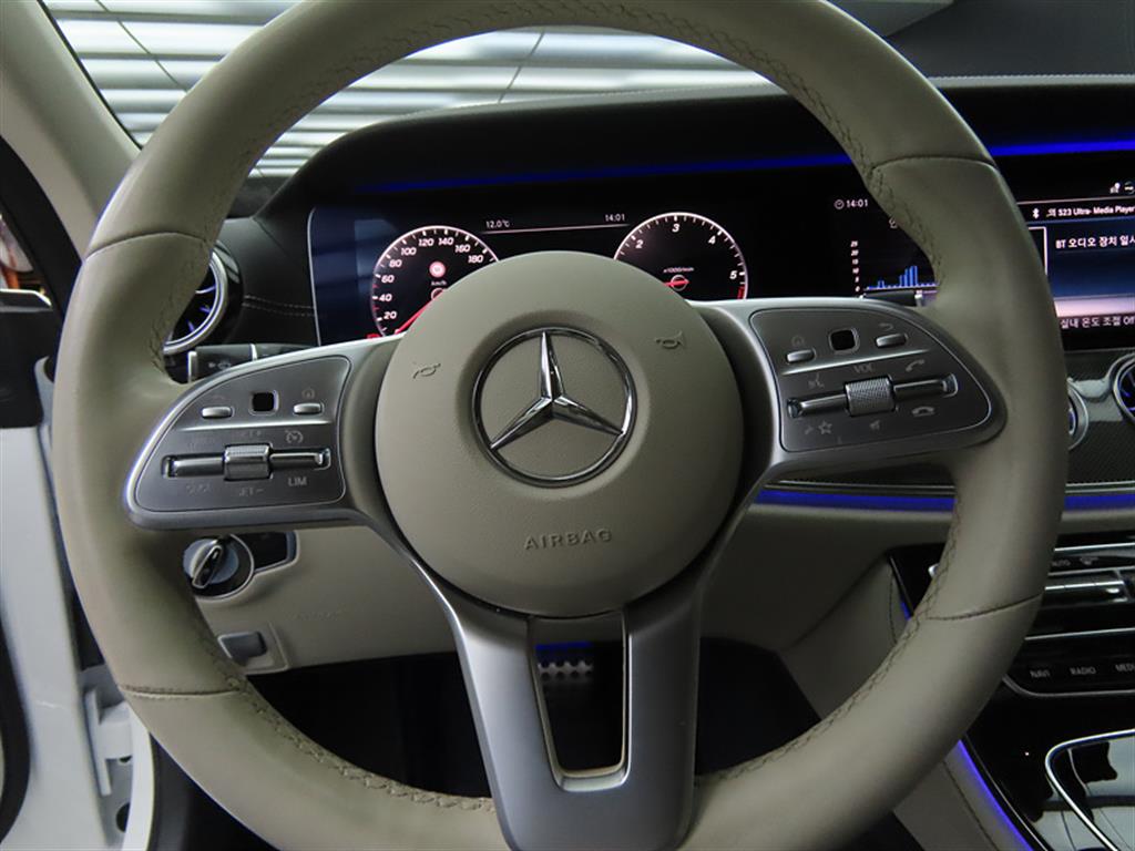 Mercedes Benz CLS Class - Vista 8