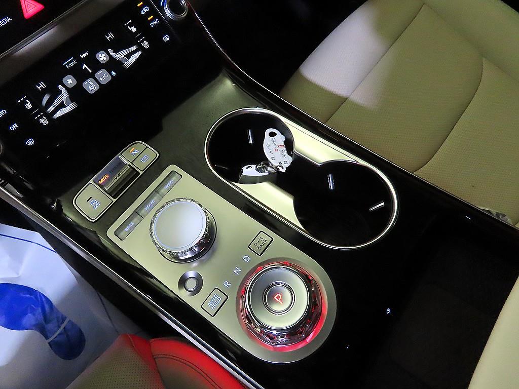 Genesis GV70 - Vista 12