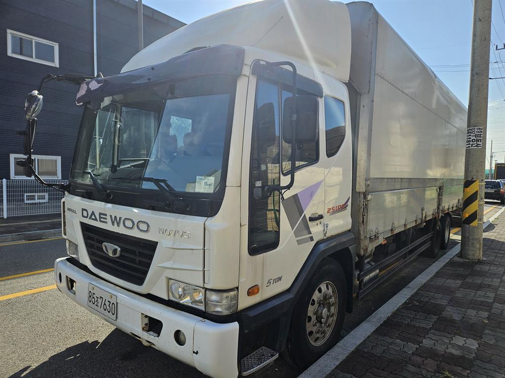 medium and large cargo truck 2010 Blanco - Importación desde Corea - HF Imports Iquique - Foto 1