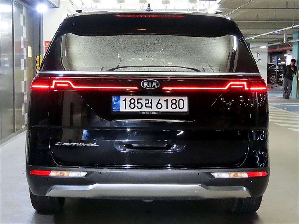 KIA Carnival - Vista 5