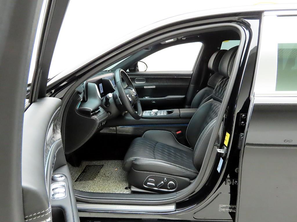 Genesis G90 - Vista 12