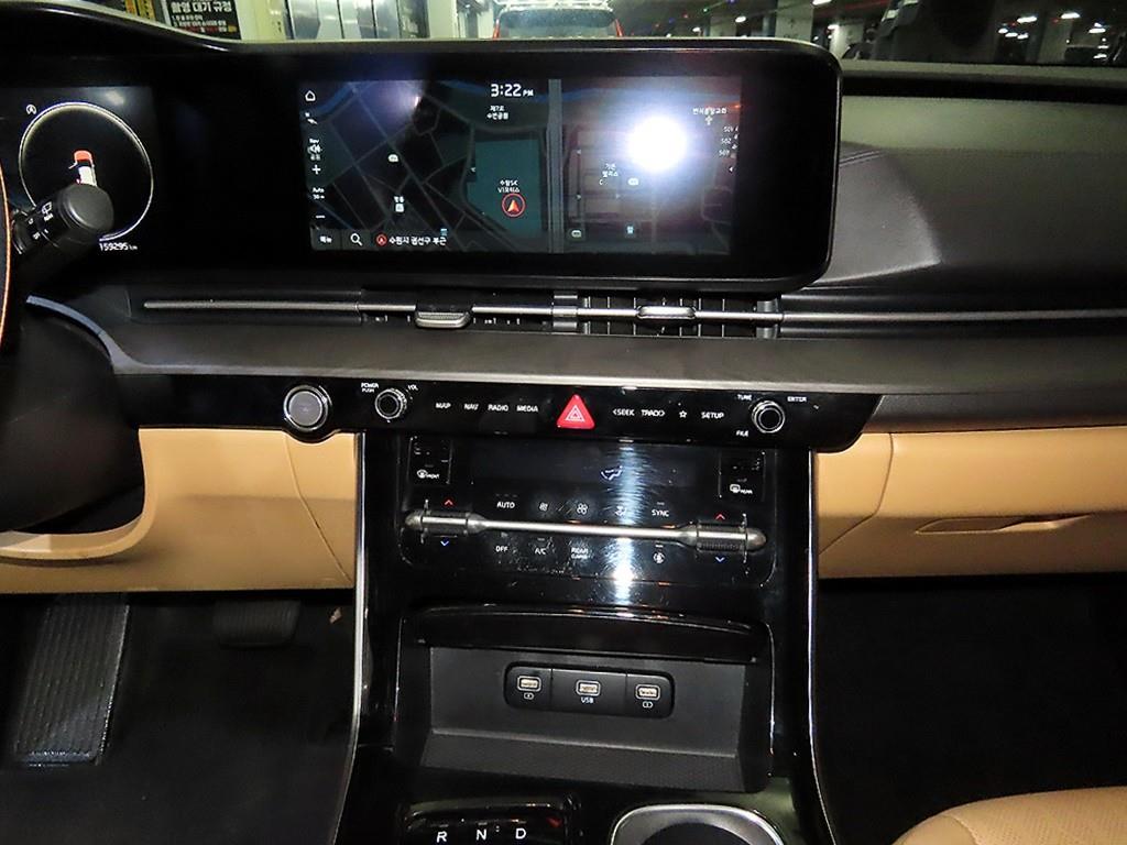 KIA Carnival - Vista 11