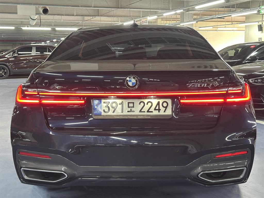 BMW 7 Series - Vista 4