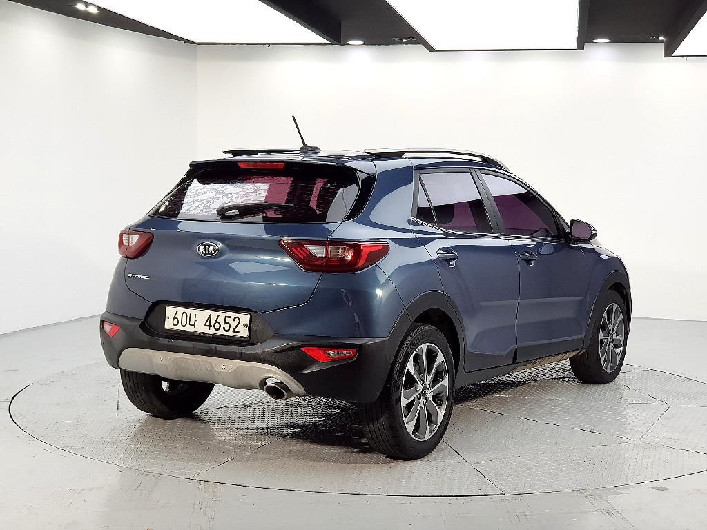 KIA Stonic - Vista 4