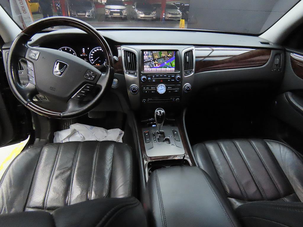 HYUNDAI Equus - Vista 7