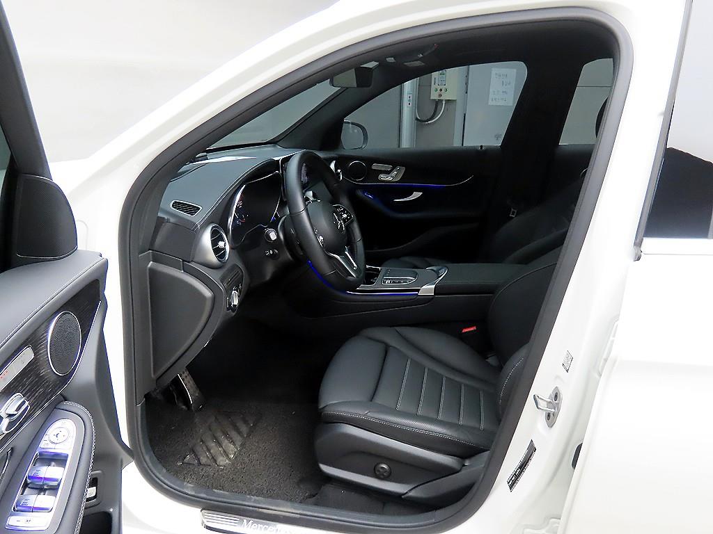 Mercedes Benz GLC Class - Vista 5