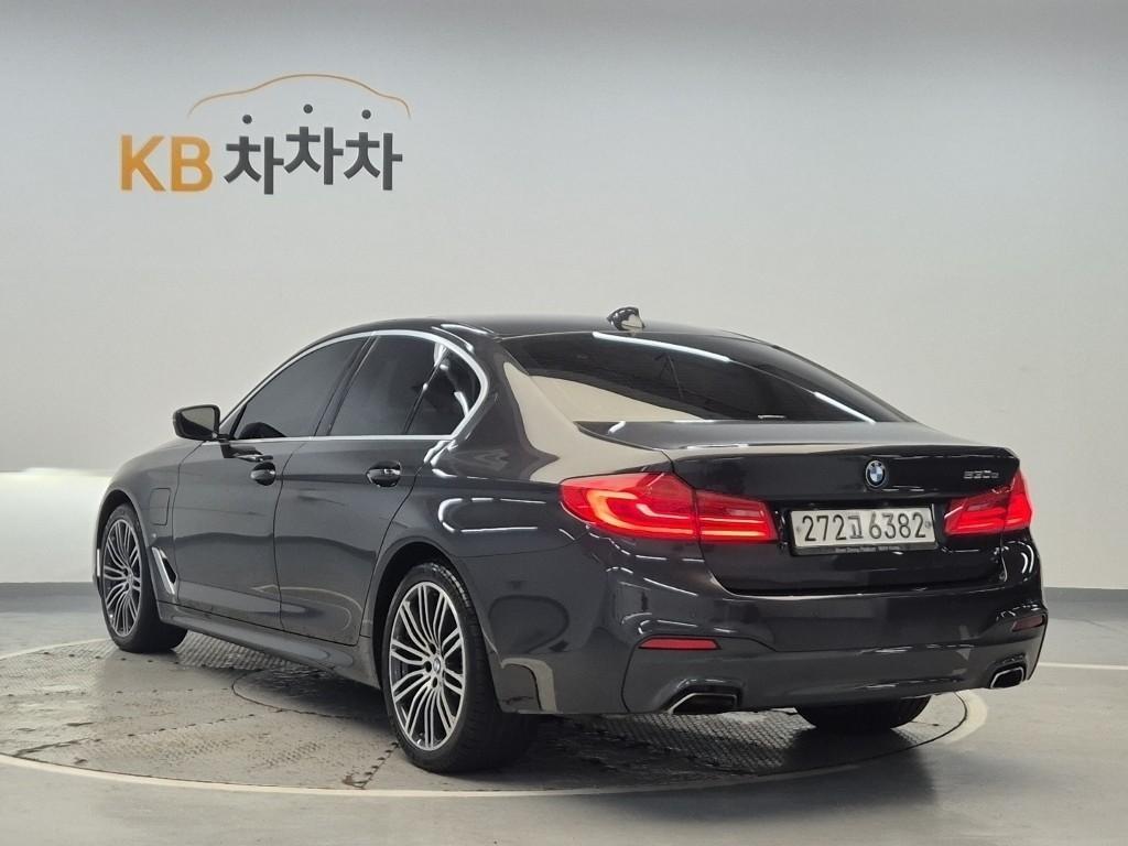 BMW 5 Series - Vista 4