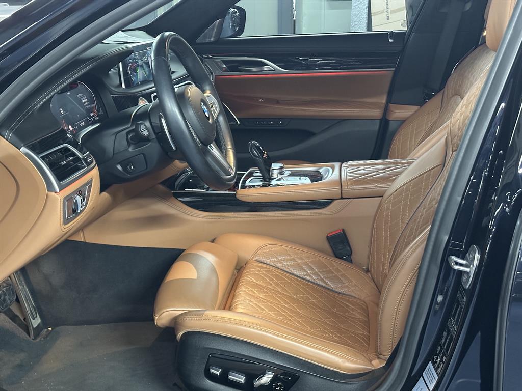 BMW 7 Series - Vista 8