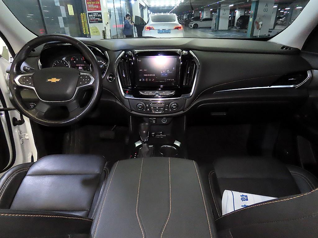 Chevrolet Travers - Vista 10