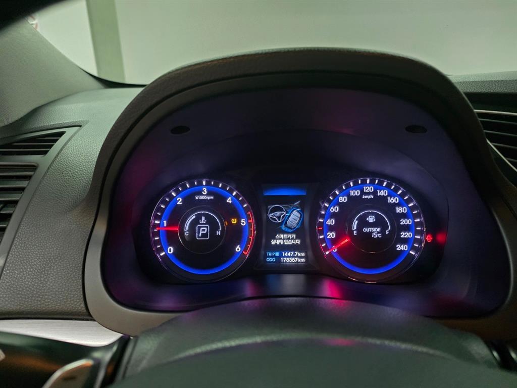 HYUNDAI i40 - Vista 5