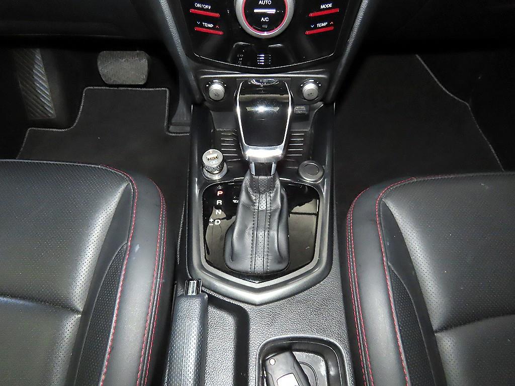 Ssangyong Tivoli - Vista 12