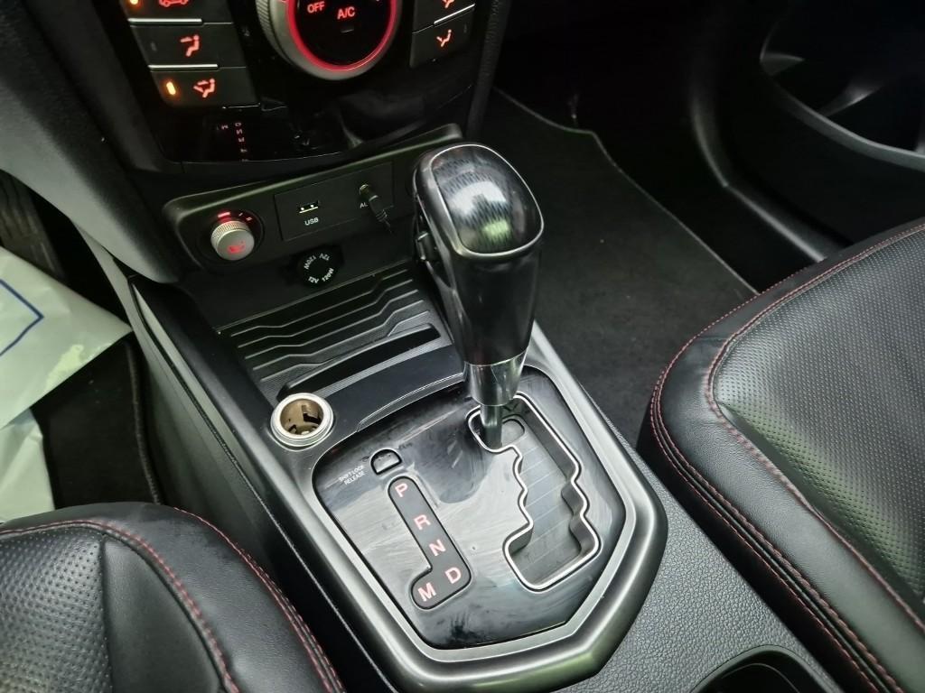 Ssangyong Tivoli - Vista 8