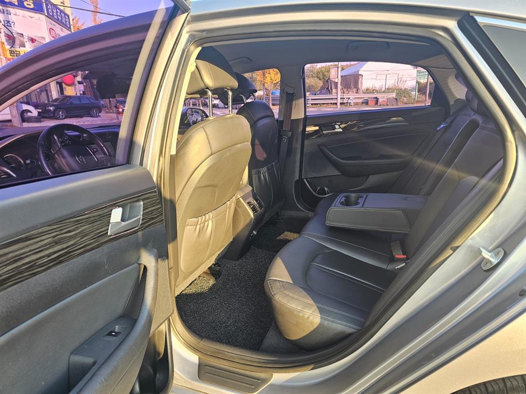 HYUNDAI Sonata - Vista 11