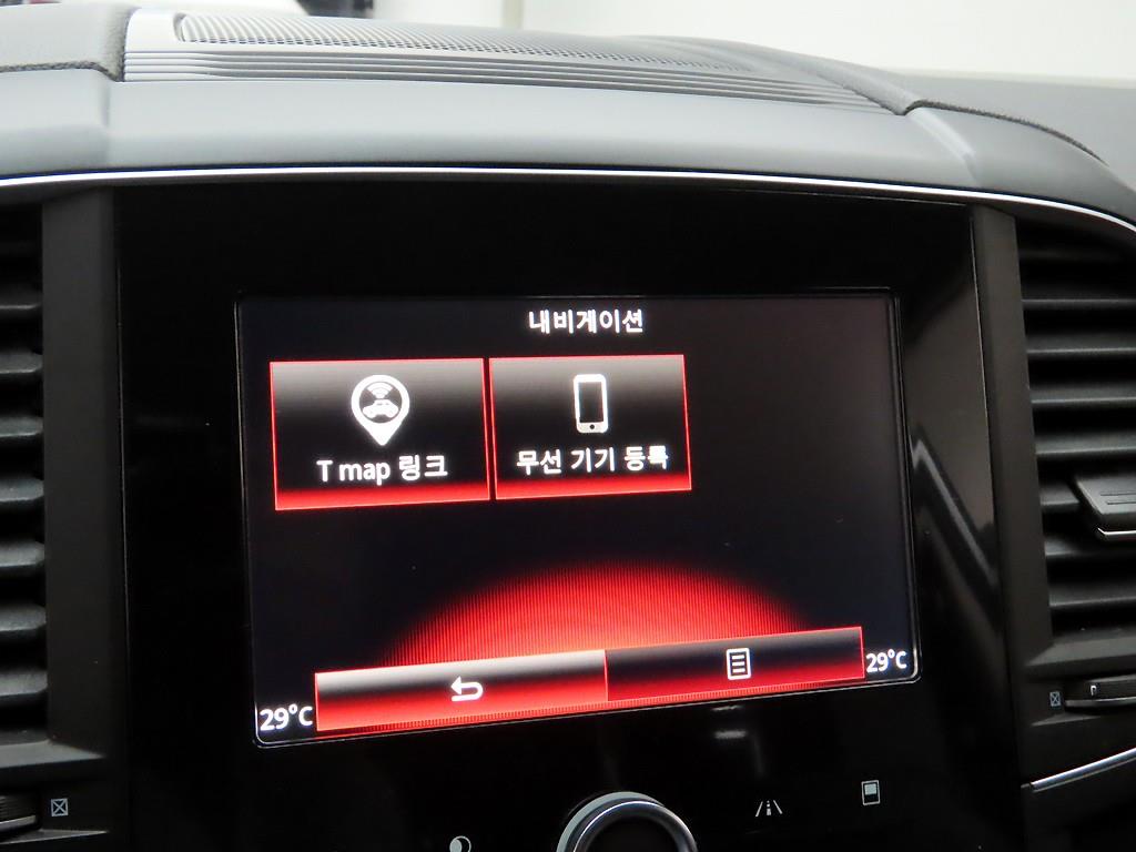 SAMSUNG QM6 - Vista 9