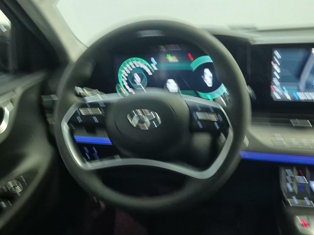 HYUNDAI Grandeur - Vista 9