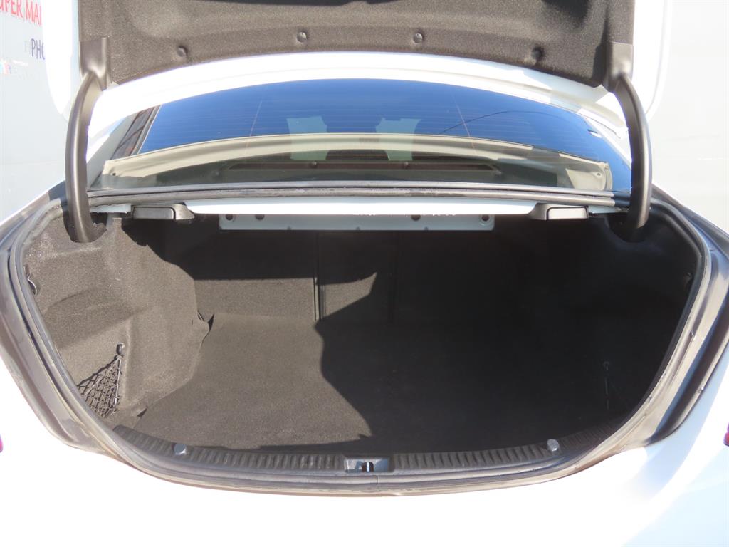 Mercedes Benz C Class - Vista 9