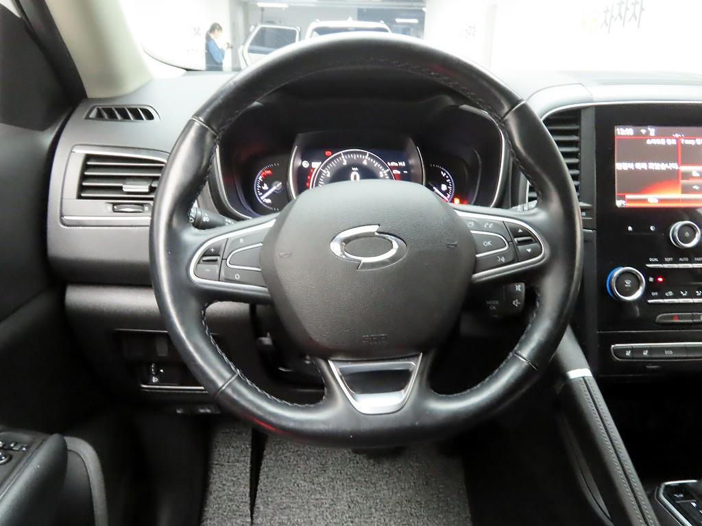 SAMSUNG QM6 - Vista 8