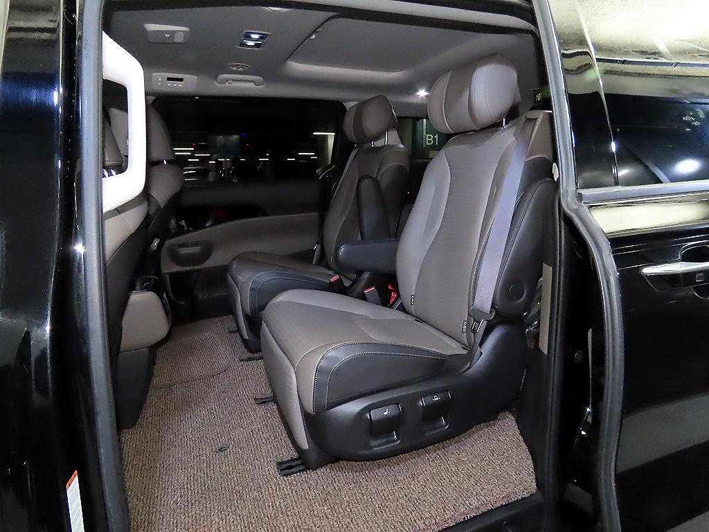 KIA Carnival - Vista 7