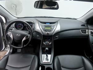 HYUNDAI Avante - Vista 10