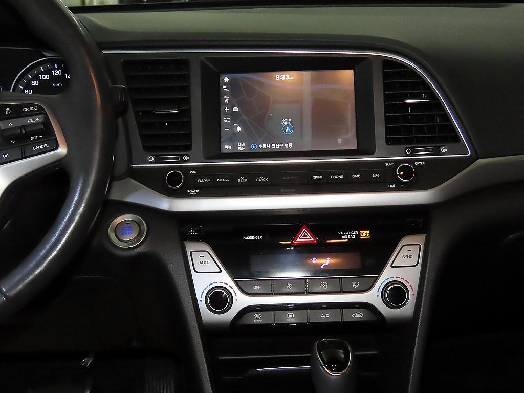 HYUNDAI Avante - Vista 11