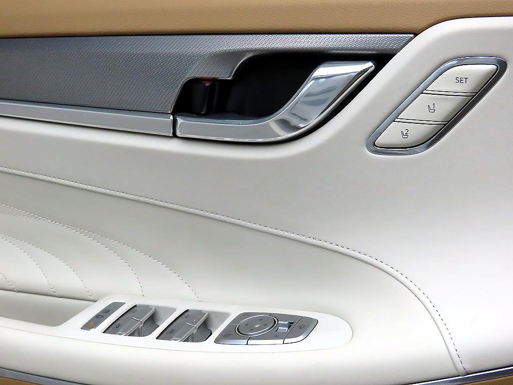 HYUNDAI Grandeur - Vista 11