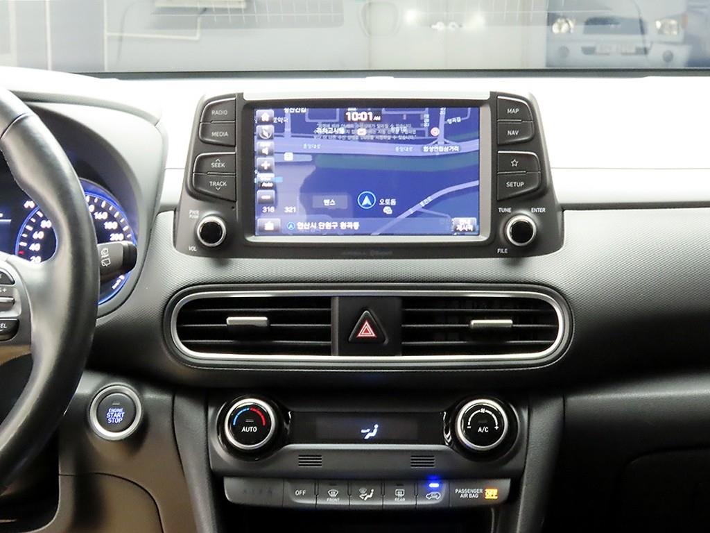 HYUNDAI Kona - Vista 9