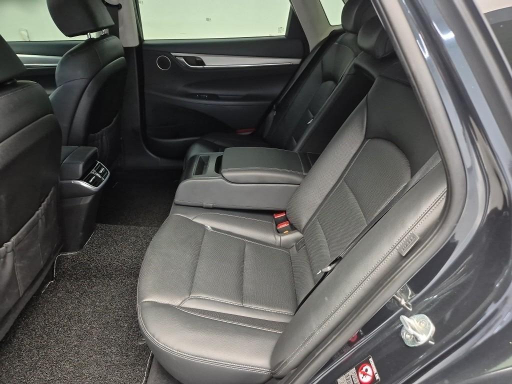 HYUNDAI Grandeur - Vista 12