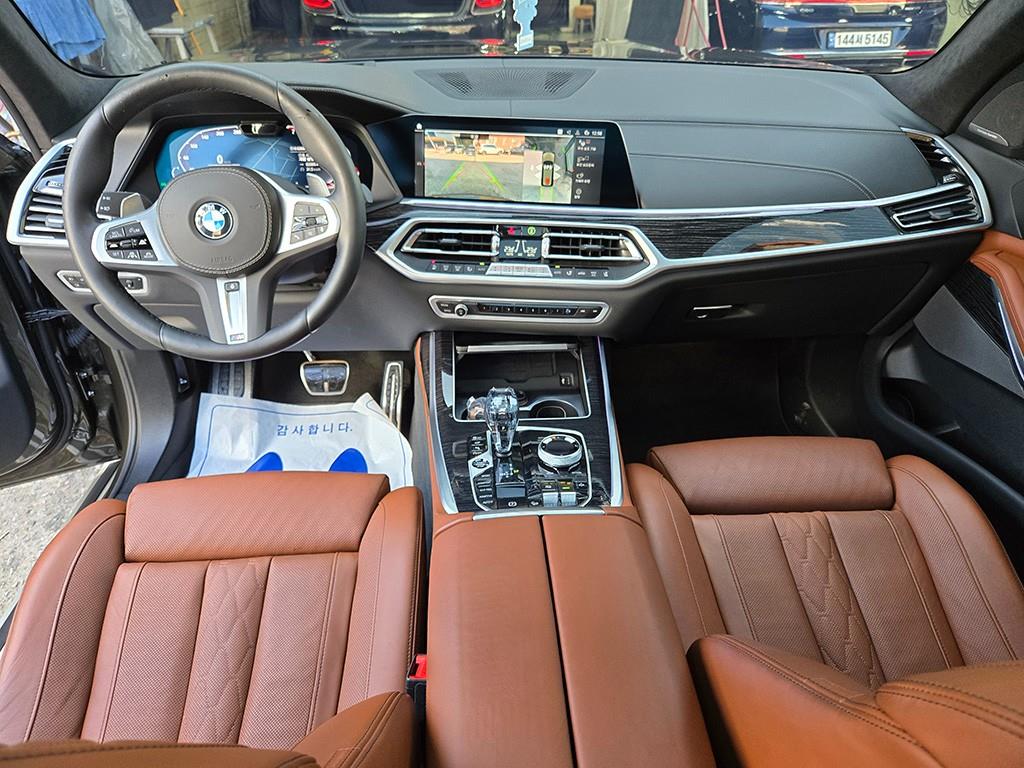 BMW X7 - Vista 9