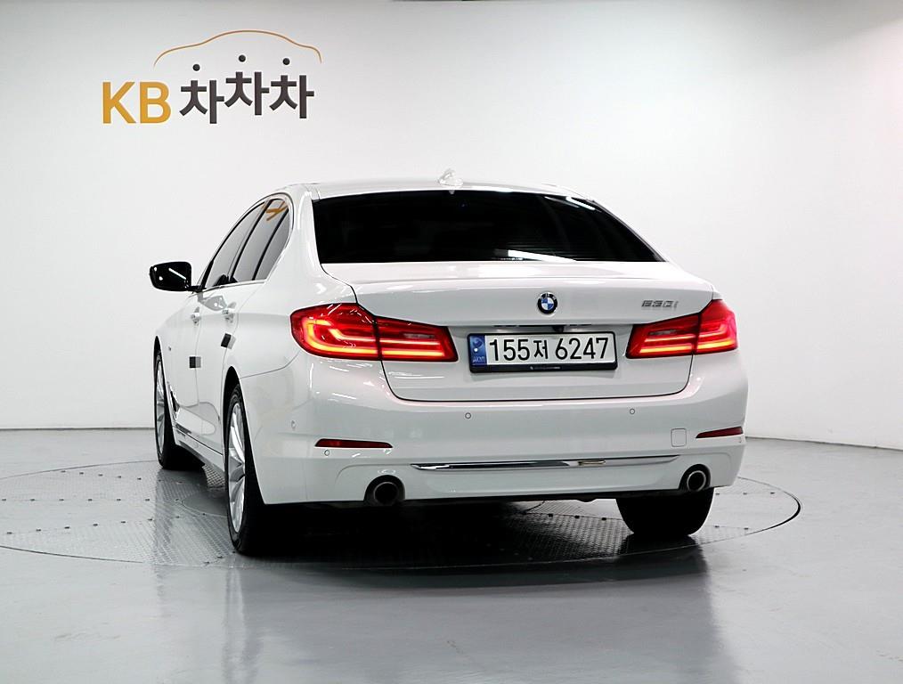 BMW 5 Series - Vista 4