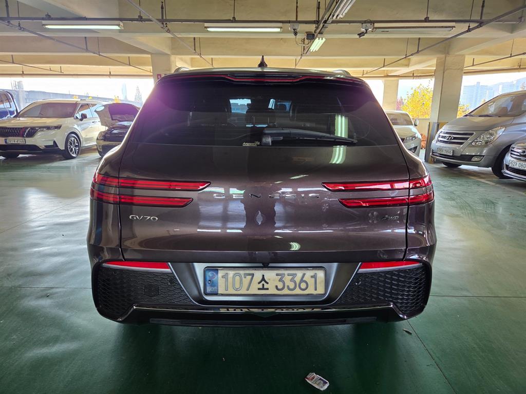 Genesis GV70 - Vista 4