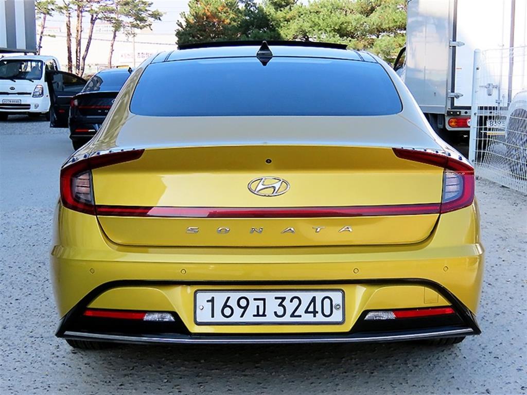 HYUNDAI Sonata - Vista 4