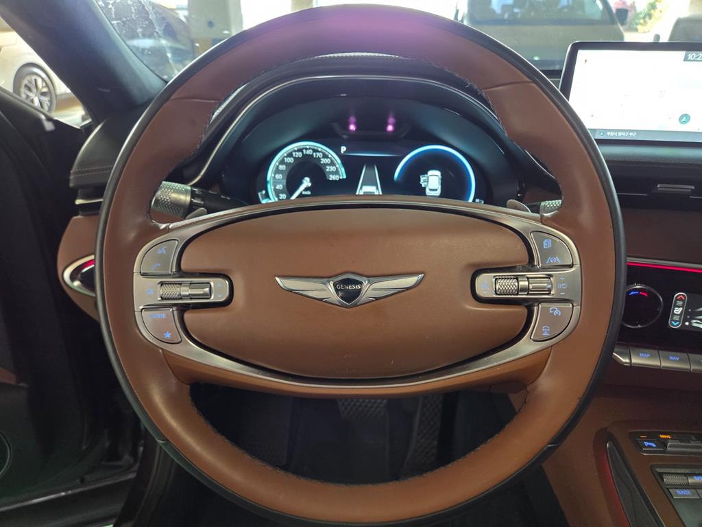 Genesis GV70 - Vista 9