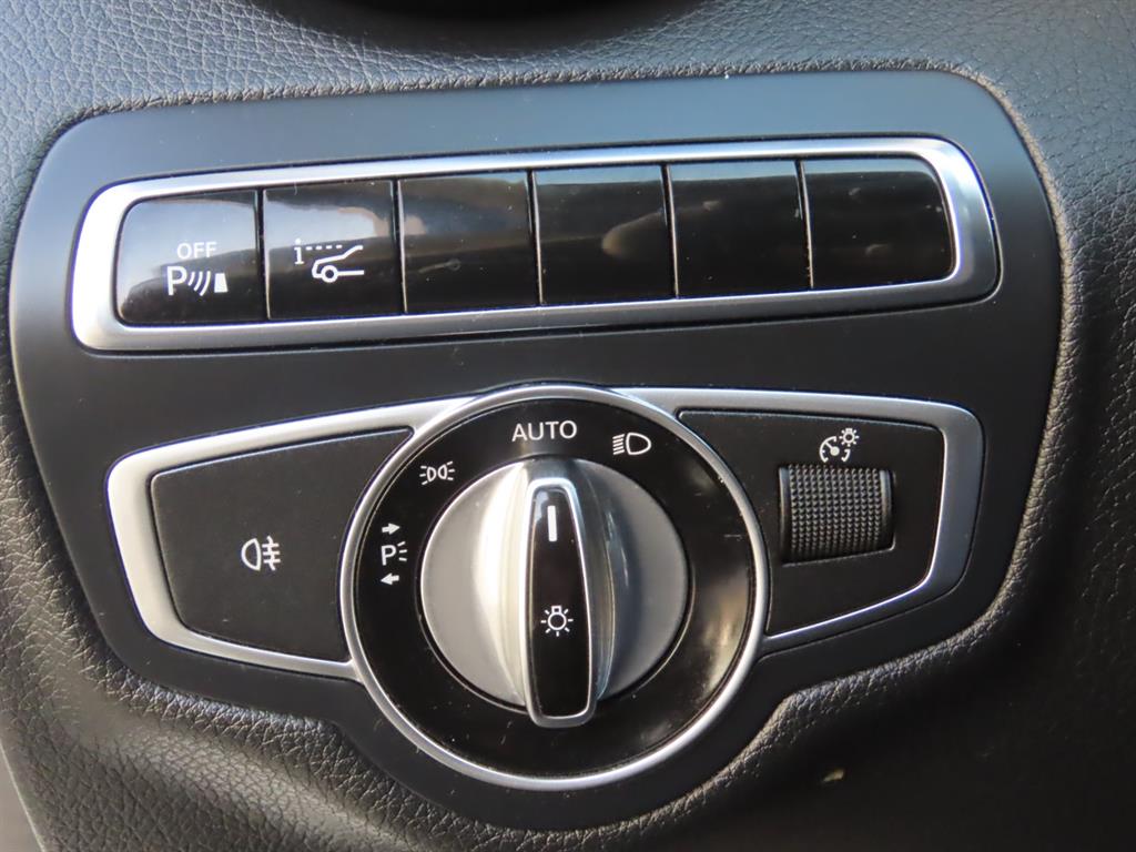 Mercedes Benz C Class 2016 Blanco - Importación desde Corea - HF Imports Iquique - Foto 8