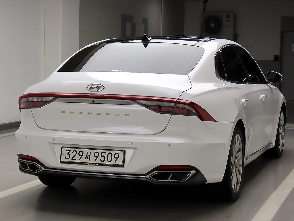 HYUNDAI Grandeur - Vista 4