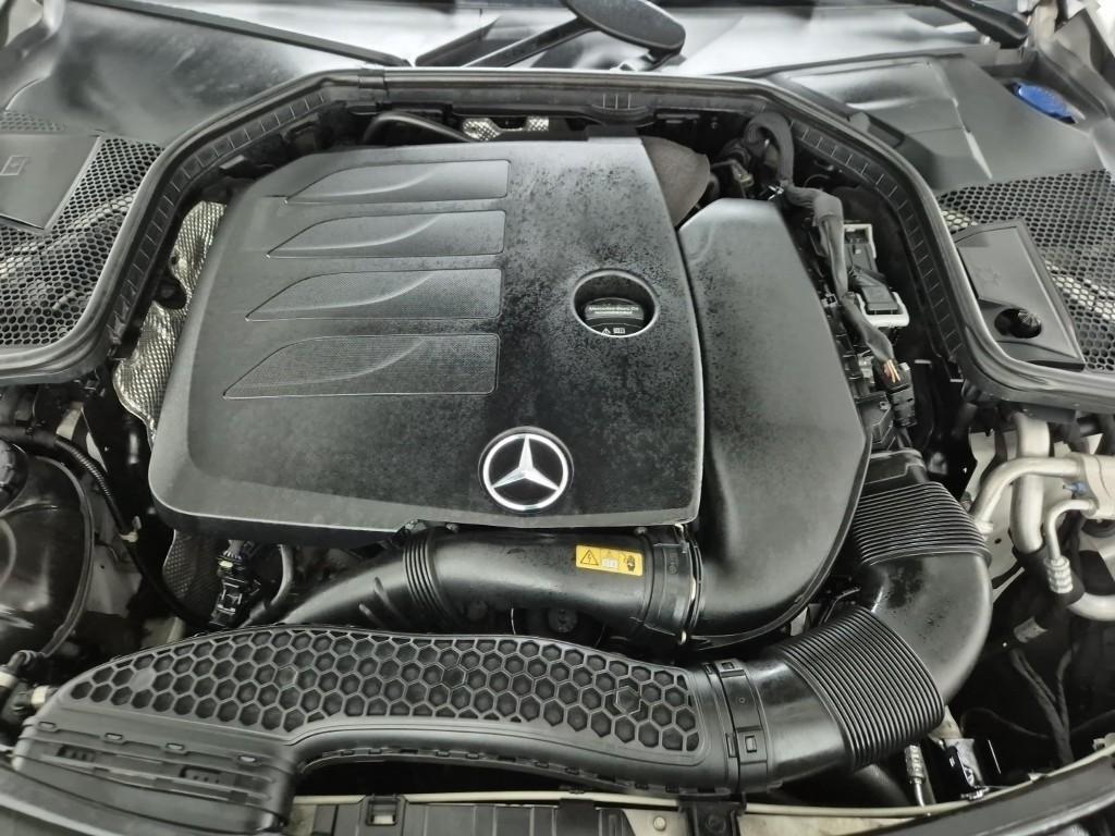 Mercedes Benz C Class - Vista 5