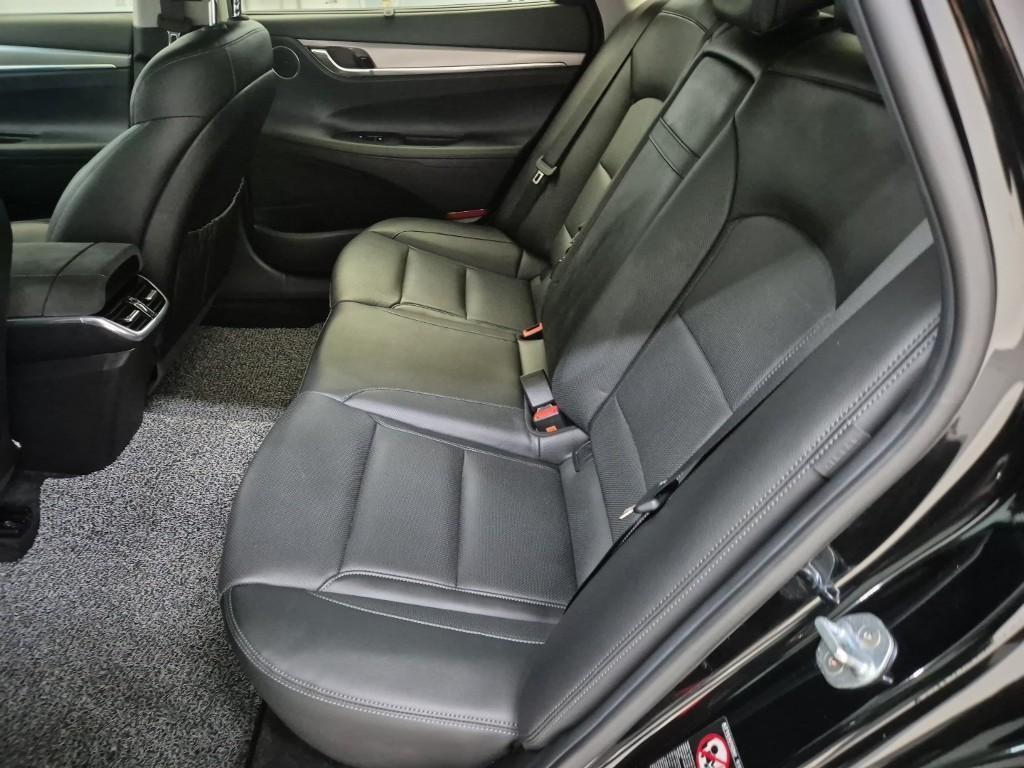 HYUNDAI Grandeur - Vista 12