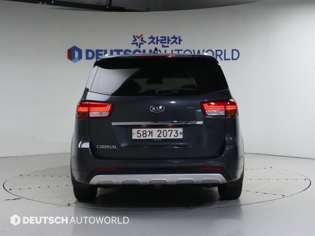 KIA Carnival - Vista 4
