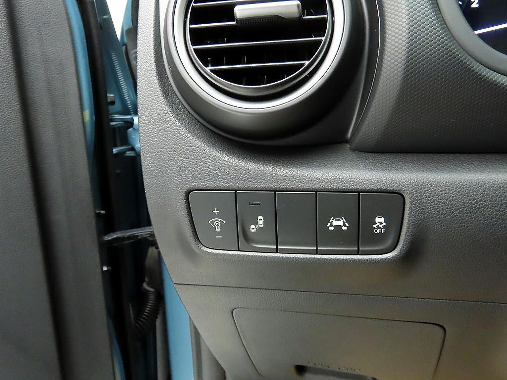 HYUNDAI Kona - Vista 12