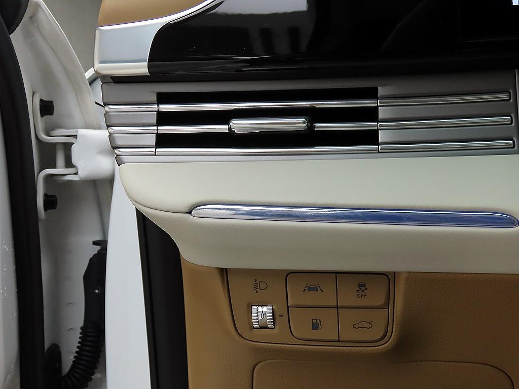 HYUNDAI Grandeur - Vista 12