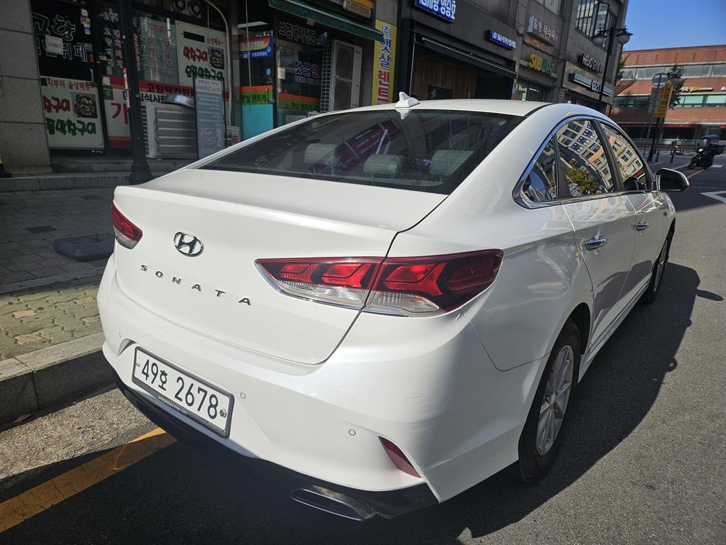 HYUNDAI Sonata - Vista 3