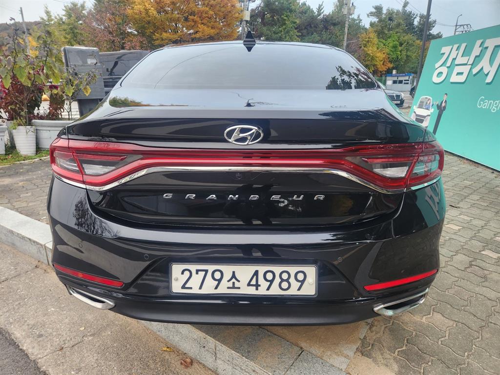 HYUNDAI Grandeur - Vista 5