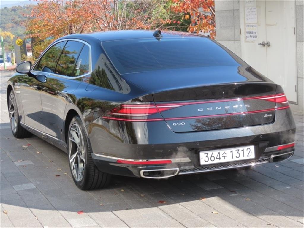 Genesis G90 - Vista 7