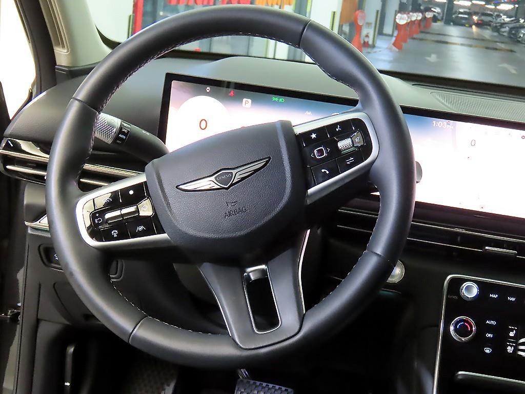 Genesis GV80 - Vista 8