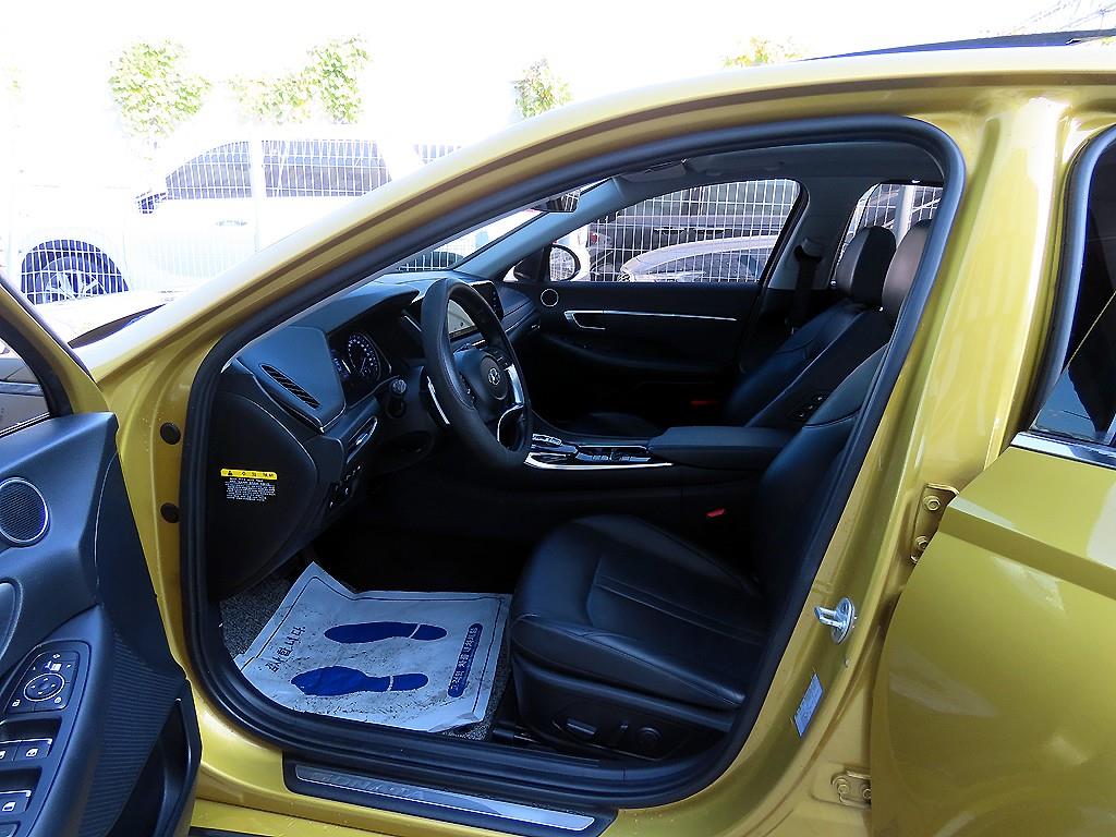 HYUNDAI Sonata - Vista 5