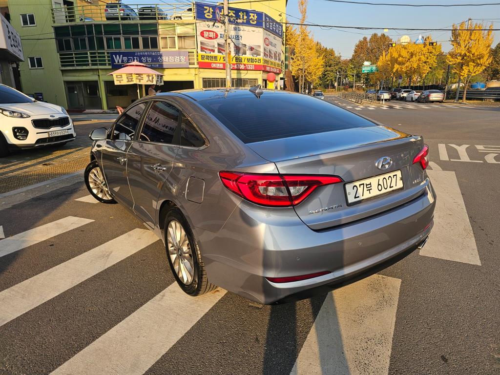 HYUNDAI Sonata - Vista 4