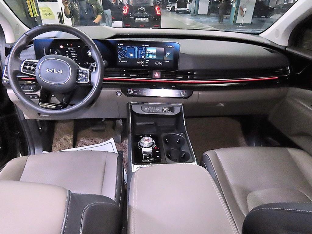 KIA Carnival - Vista 10