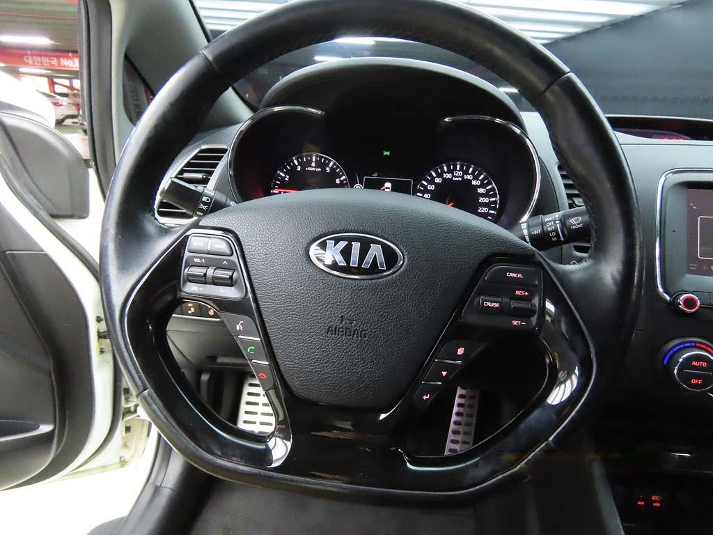 KIA K3 - Vista 8