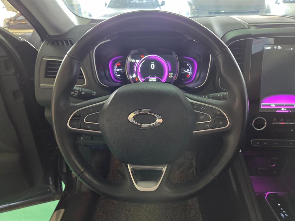 SAMSUNG QM6 - Vista 9