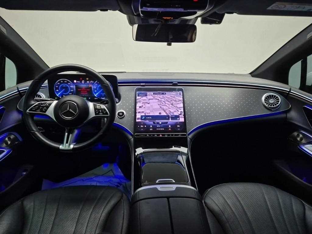 Mercedes Benz EQE - Vista 7